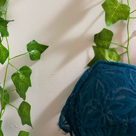 Pink By VS Bra Bundle - Picture 1 of 4